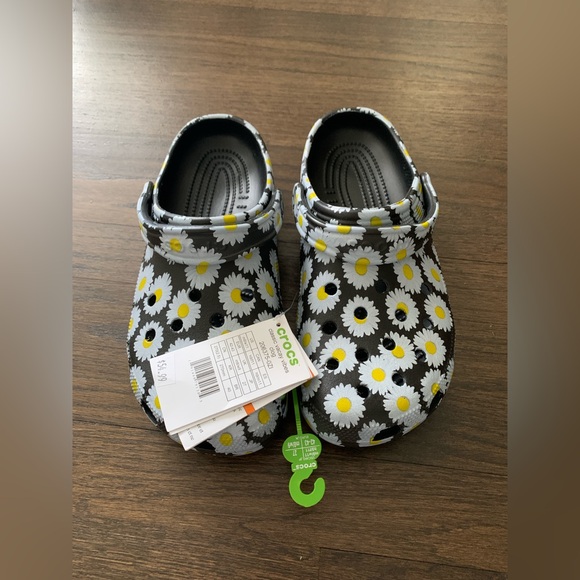 Crocs Classic Vacay Vibes Clog in Daisy 🌼 Print - Picture 6 of 7